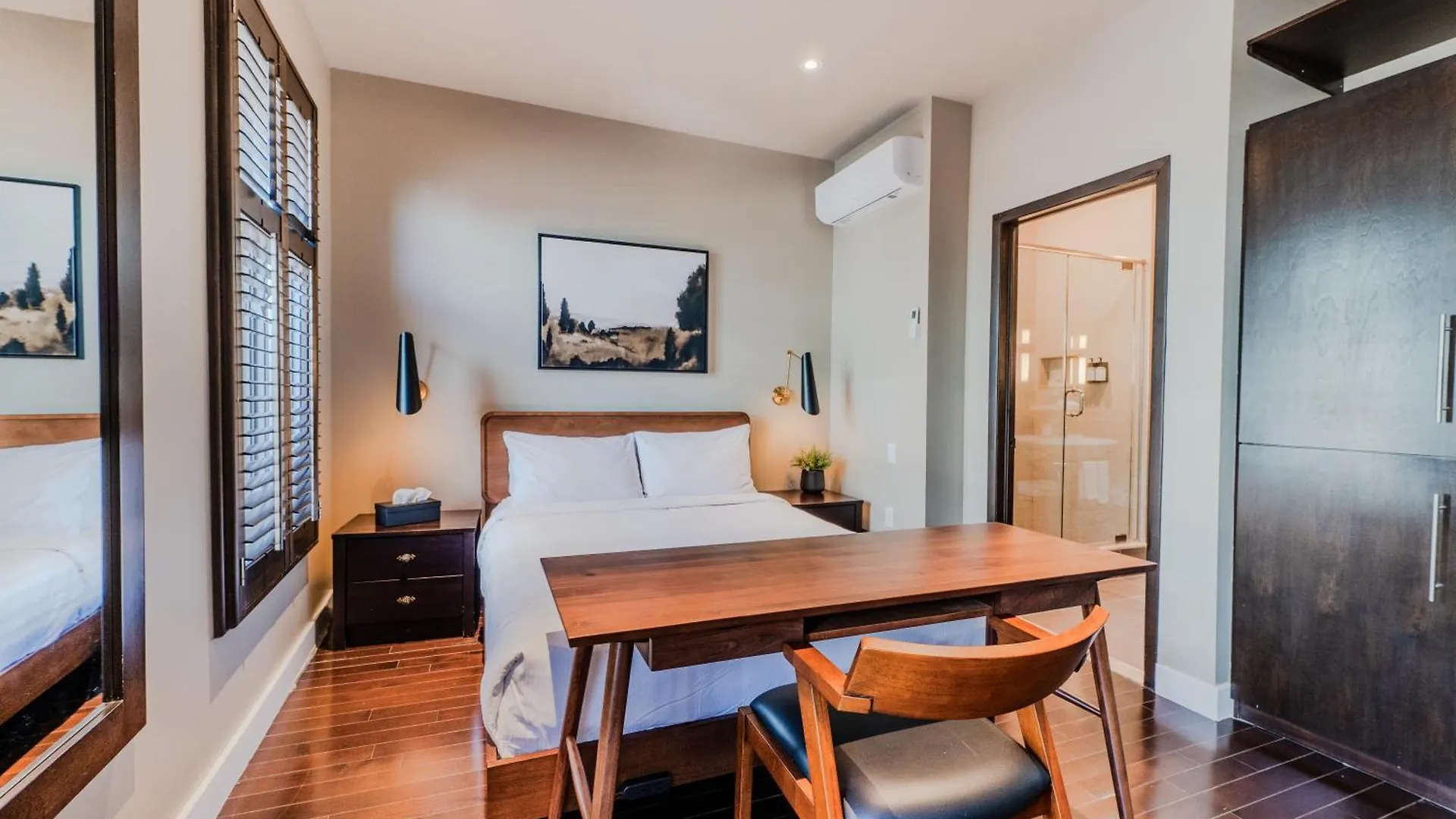 Self Check-In Boutique Hotel - Quartier Latin - Room 302 contacts