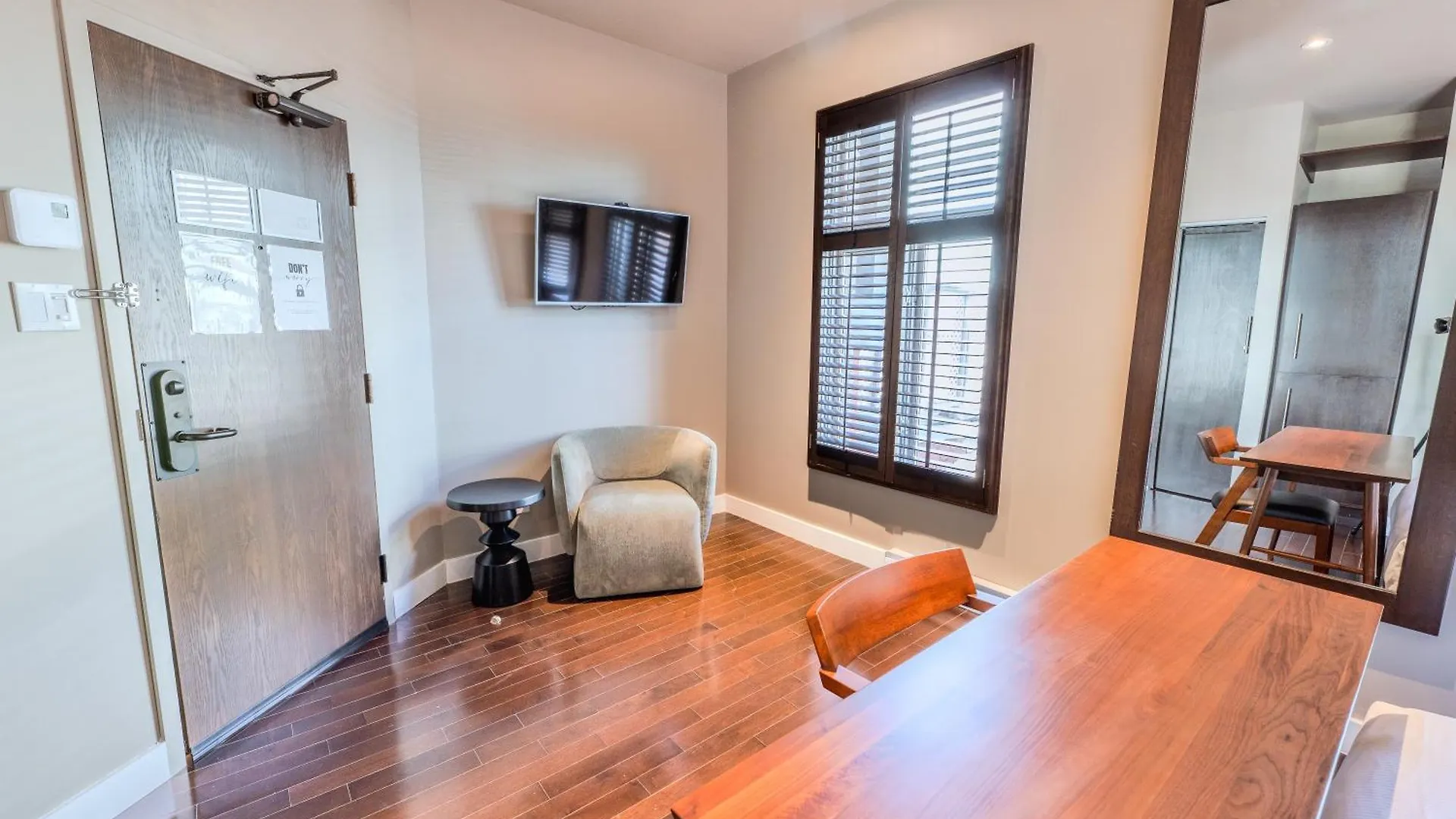 Self Check-In Boutique Hotel - Quartier Latin - Room 302 Montreal 0*,