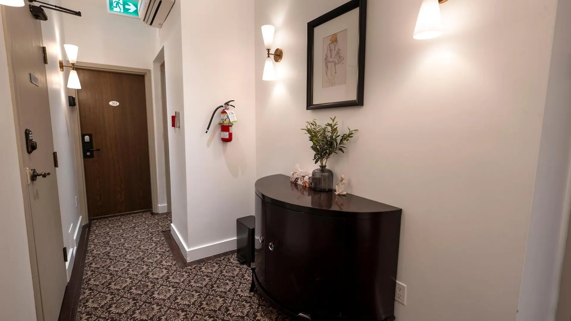 Self Check-In Boutique Hotel - Quartier Latin - Room 302 Montreal Canada