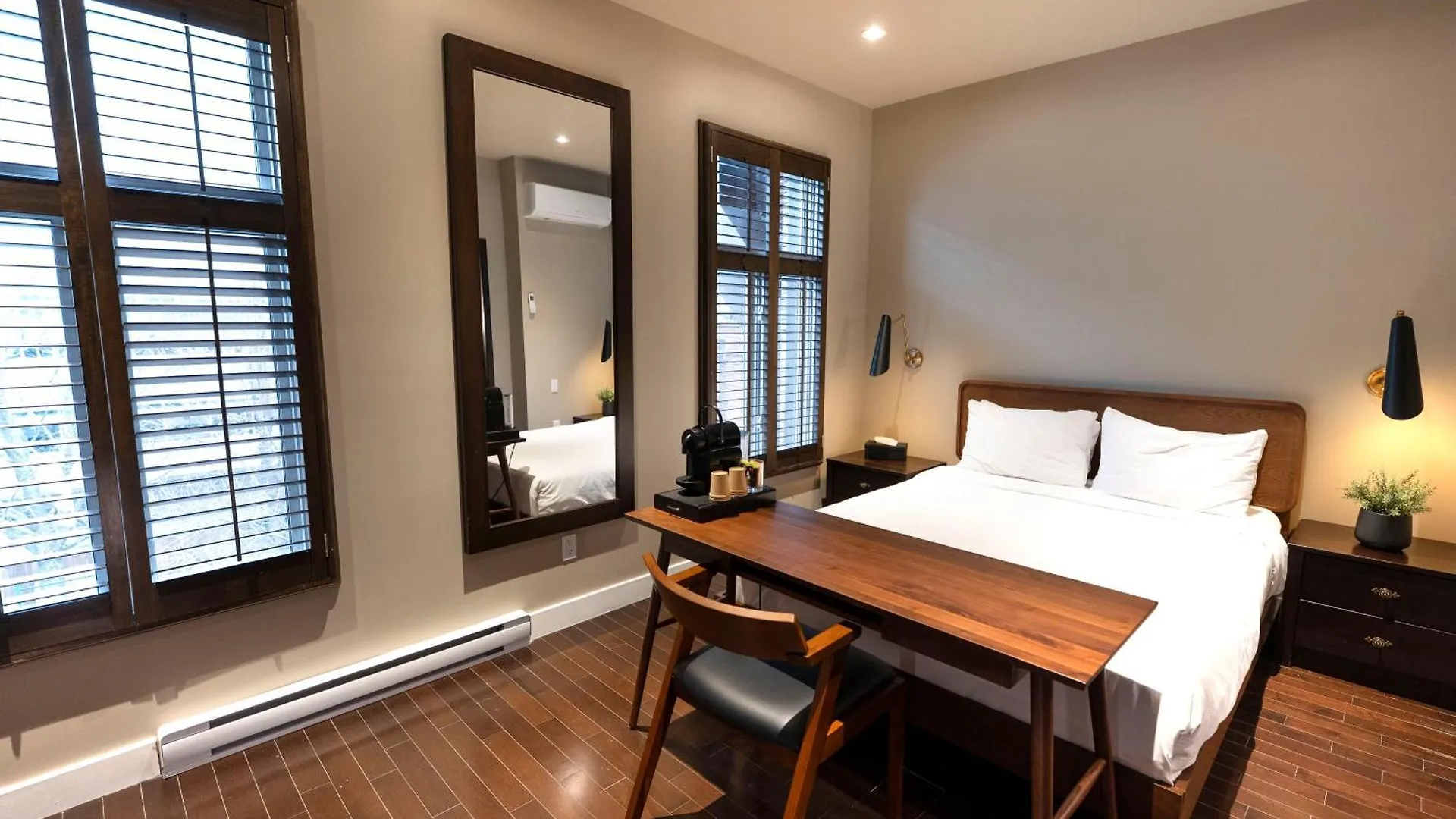 Self Check-In Boutique Hotel - Quartier Latin - Room 302 Montreal