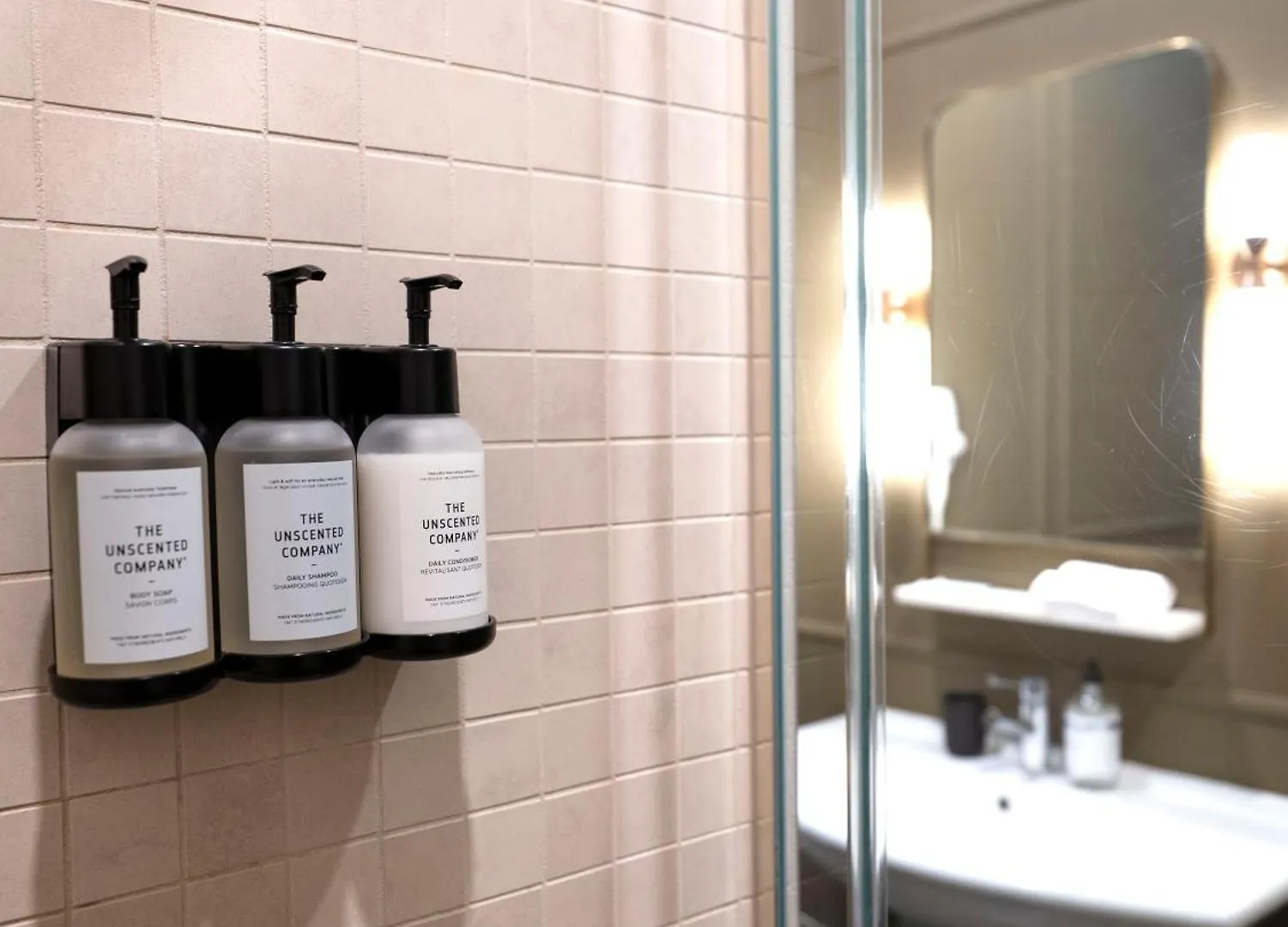 Aparthotel Self Check-In Boutique Hotel - Quartier Latin - Room 302 Montreal Canada