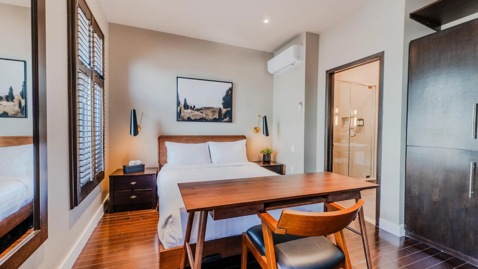 Self Check-In Boutique Hotel - Quartier Latin - Room 302 Montreal
